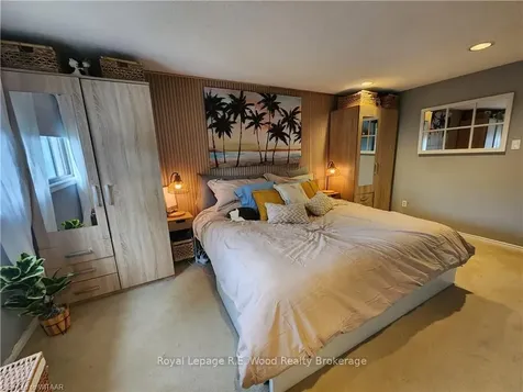 19 Sandhurst Court Brantford ON N3R 7G4