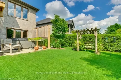 233 Wedgewood Drive Woodstock ON N4T 0J1