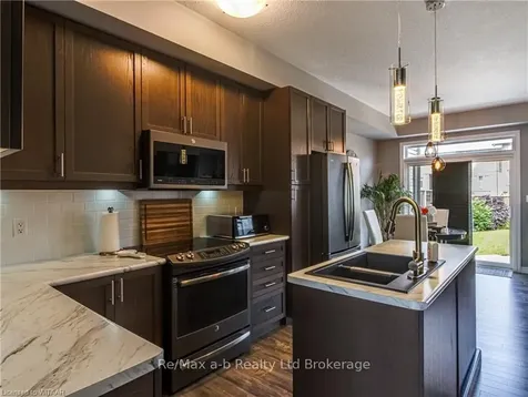 186 Wedgewood Drive Woodstock ON N4T 0K1