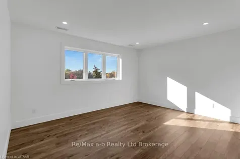 15 Cornwell Crescent Norwich ON N0J 1P0