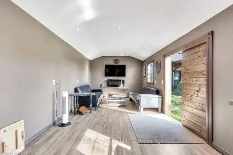 905 Blueline Road Norfolk ON N3Y 4K4