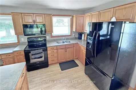 661 Glencairn Avenue Woodstock ON N4S 5V5