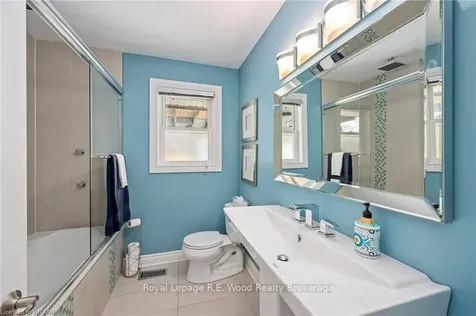 67 Dennis Avenue London ON N6P 1B5