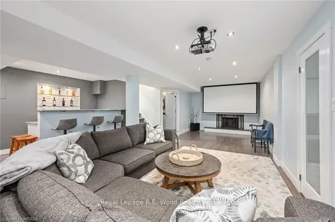 67 Dennis Avenue London ON N6P 1B5