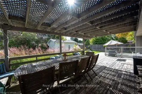 67 Dennis Avenue London ON N6P 1B5