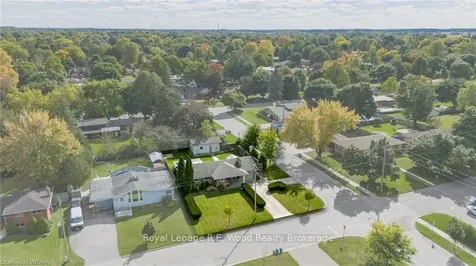 67 Dennis Avenue London ON N6P 1B5