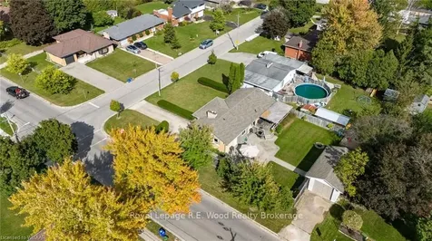 67 Dennis Avenue London ON N6P 1B5