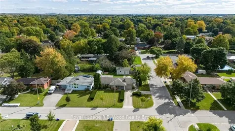 67 Dennis Avenue London ON N6P 1B5