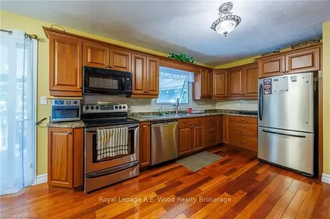 4 Camdon Court Tillsonburg ON N4G 4B3