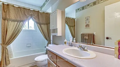 6 Seneca Place Woodstock ON N4T 1R4