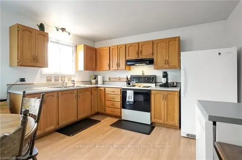 111 Greenwood Drive Bonfield ON P0H 1E0