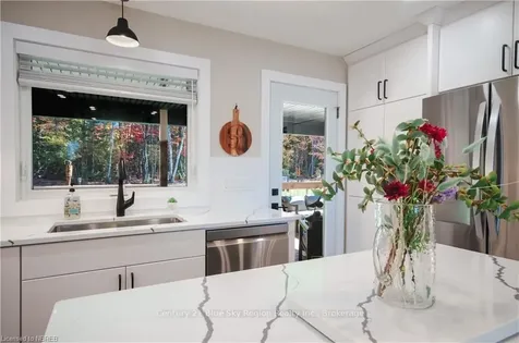 258 Larocque Road North Bay ON P1B 8G3