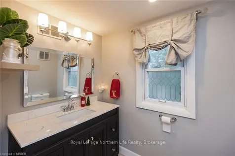 987 Tilley Street North Bay ON P1B 3H9