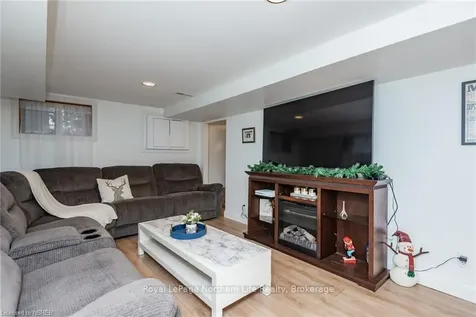 987 Tilley Street North Bay ON P1B 3H9
