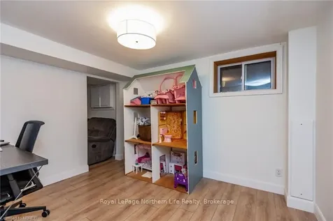 987 Tilley Street North Bay ON P1B 3H9