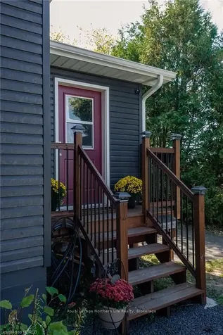 987 Tilley Street North Bay ON P1B 3H9