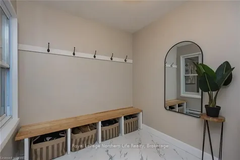 987 Tilley Street North Bay ON P1B 3H9