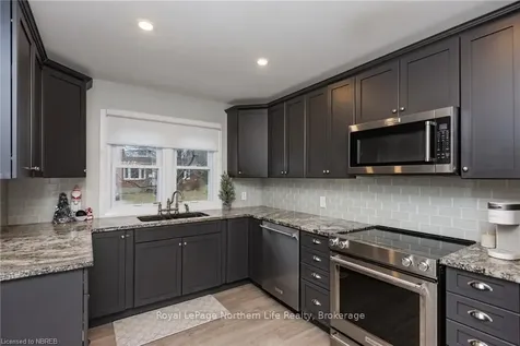 987 Tilley Street North Bay ON P1B 3H9
