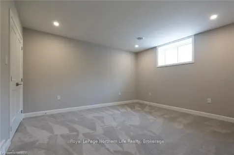 22 Silver Maple Lane North Bay ON P1C 0B5