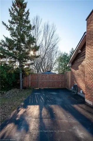 47 Marshall Park Drive North Bay ON P1A 2P1