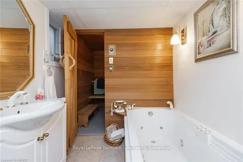 845 Ann Street North Bay ON P1B 5M2