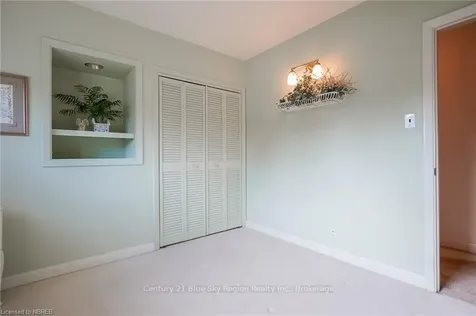 1542 Pinewood Crescent North Bay ON P1B 4P4