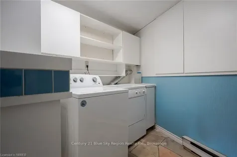 1542 Pinewood Crescent North Bay ON P1B 4P4