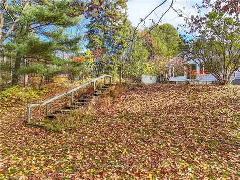 1542 Pinewood Crescent North Bay ON P1B 4P4