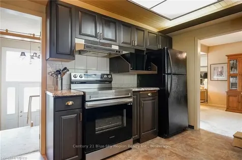 1542 Pinewood Crescent North Bay ON P1B 4P4