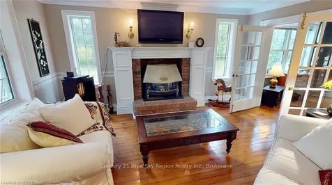 815 Golf Club Road North Bay ON P1B 8G2
