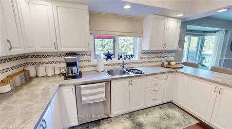 18 Fodor Street North Bay ON P1A 1C4