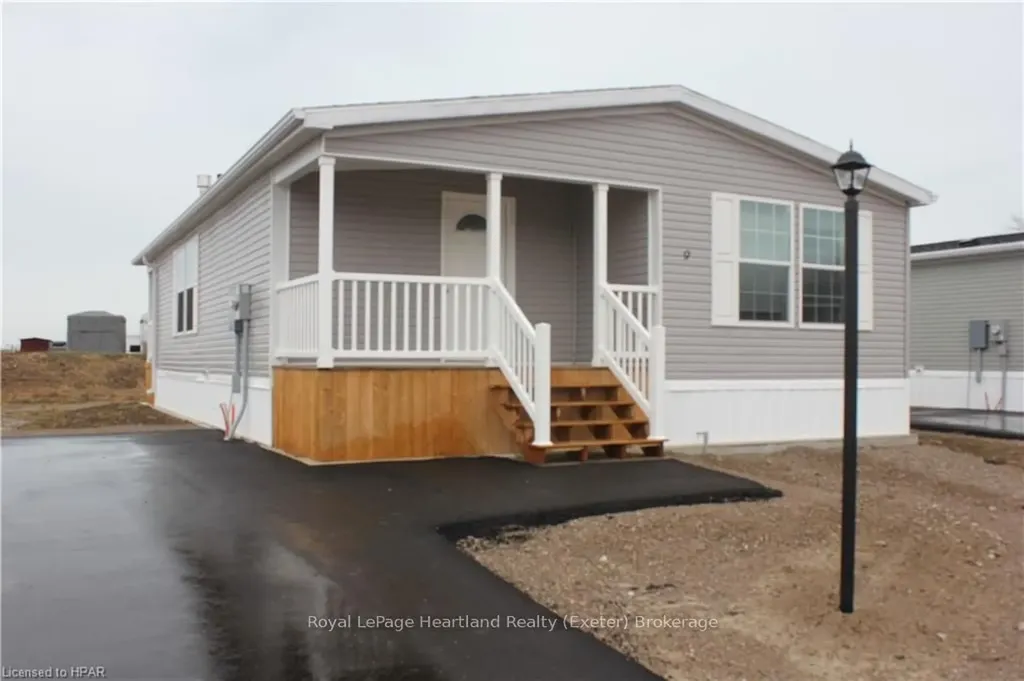 9 Bluffs View Boulevard Ashfield-colborne-wawanosh ON N7A 0C6