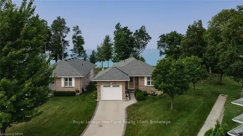 301 Bethune Crescent Goderich ON N7A 4M6