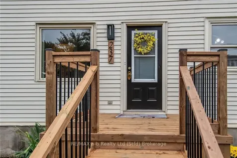 237 Romeo Street S Stratford ON N5A 4T3