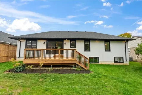 26 Ann Street N Minto ON N0G 1M0