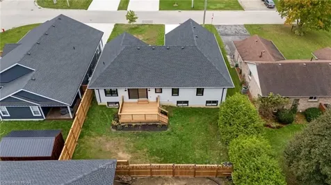 26 Ann Street N Minto ON N0G 1M0