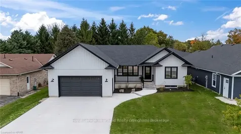 26 Ann Street N Minto ON N0G 1M0