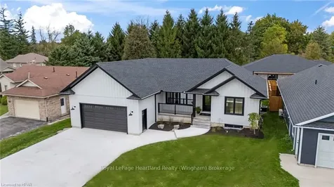 26 Ann Street N Minto ON N0G 1M0