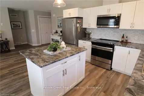 28 Huron Heights Drive Ashfield-colborne-wawanosh ON N7A 0B1