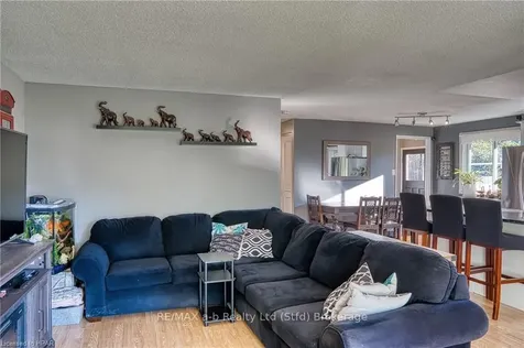 63 Kathryn Crescent Stratford ON N5A 6W9