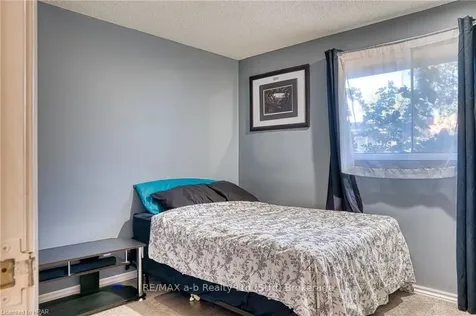 63 Kathryn Crescent Stratford ON N5A 6W9