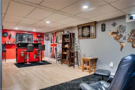 63 Kathryn Crescent Stratford ON N5A 6W9