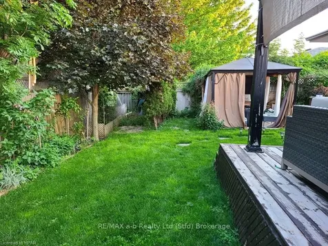 63 Kathryn Crescent Stratford ON N5A 6W9
