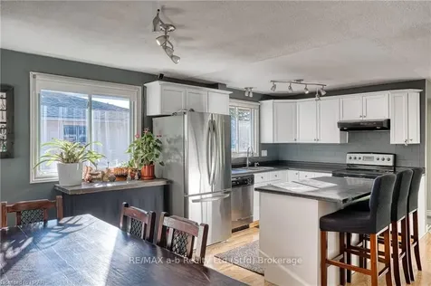 63 Kathryn Crescent Stratford ON N5A 6W9