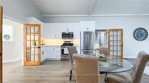 22 Hamilton Street Bluewater ON N0M 1G0