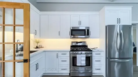 22 Hamilton Street Bluewater ON N0M 1G0