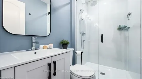 22 Hamilton Street Bluewater ON N0M 1G0