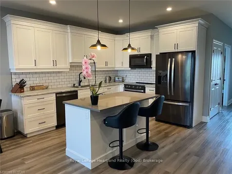 104 Ridgewood Crescent St. Marys ON N4X 1E8