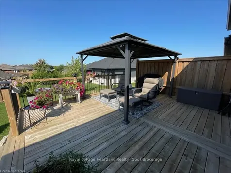 104 Ridgewood Crescent St. Marys ON N4X 1E8