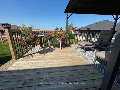 104 Ridgewood Crescent St. Marys ON N4X 1E8